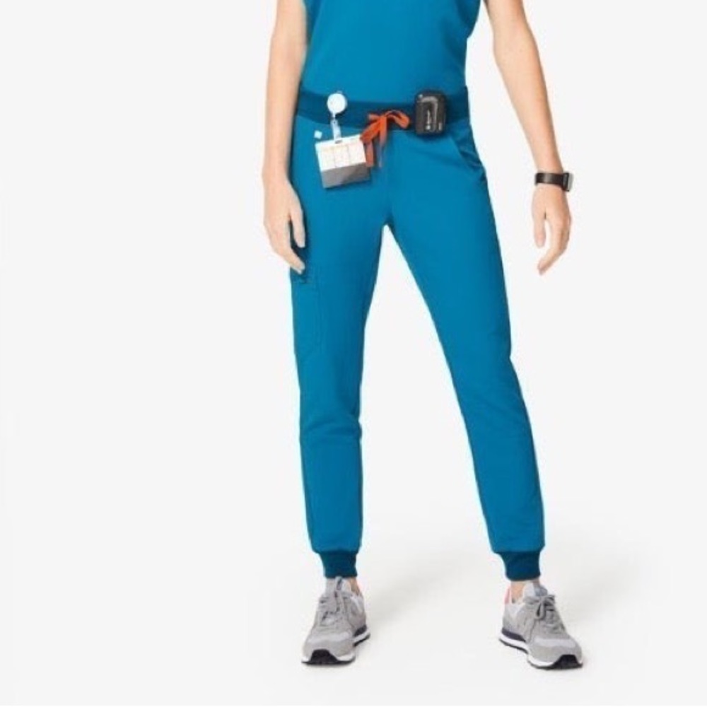Women’s Figs alps blue jogger scrub pants